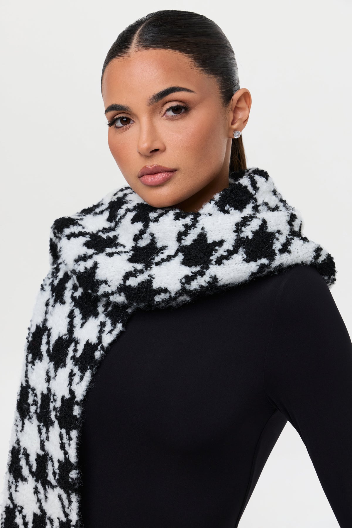 Knit Bouclé Houndstooth Scarf
