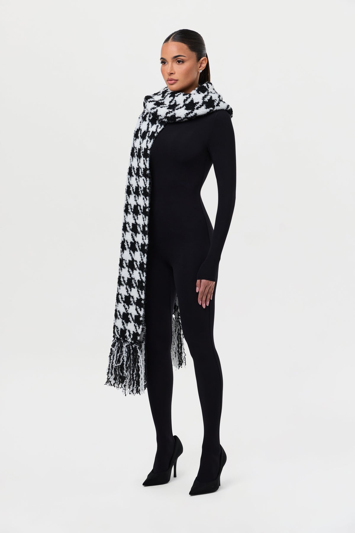 Knit Bouclé Houndstooth Scarf