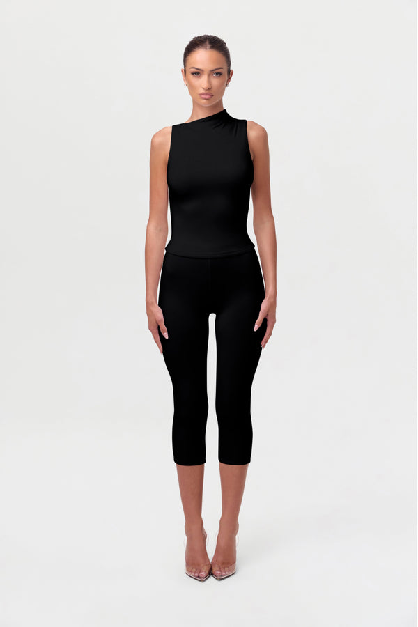 Smooth Sculpt Capri Legging